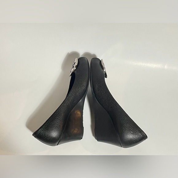 Tory Burch Sally 2 Black Leather Silver Medallion Wedge Pumps - Picture 6 of 9